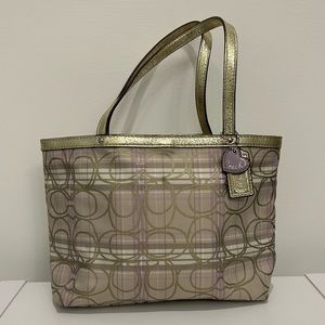 NWOT COACH Small Lilac and Gold Handbag